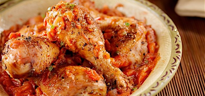 a photo of chicken cacciatore on a plate